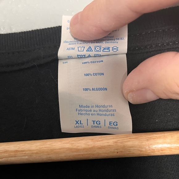 Christmas Tshirt Size large, Too Hot for Ugly Christmas Sweater Tshirt - Picture 5 of 5